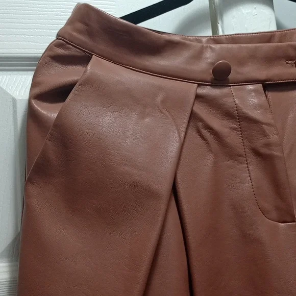 Spring Color Forever 21 Beige Faux Leather Trousers, With Zippper & Pockets New - Picture 10 of 12